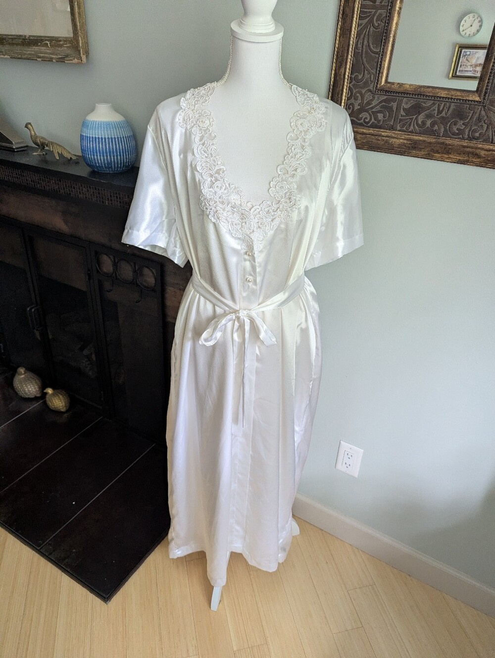 Vtg 90s Large Long Nightgown & Robe Set White Lace Bead Applique Accent Satin
